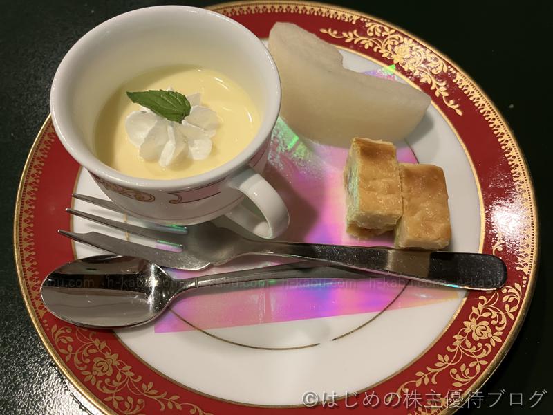 ホテル紅や夕食 水菓子 林檎チーズカステラ　梨 カスタードプリン