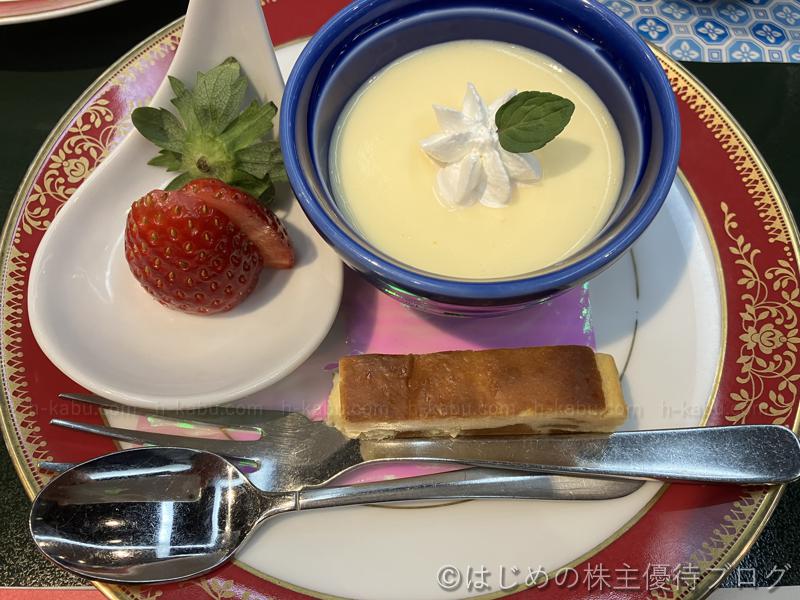 ホテル紅や 夕食 水菓子 苺 林檎チーズカステラ カスタードプリン