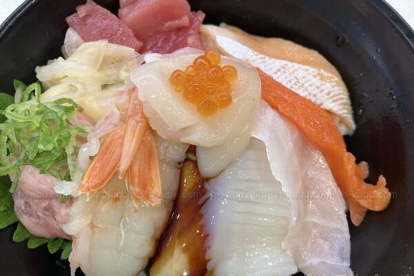 かっぱ寿司平日限定10種の海鮮丼